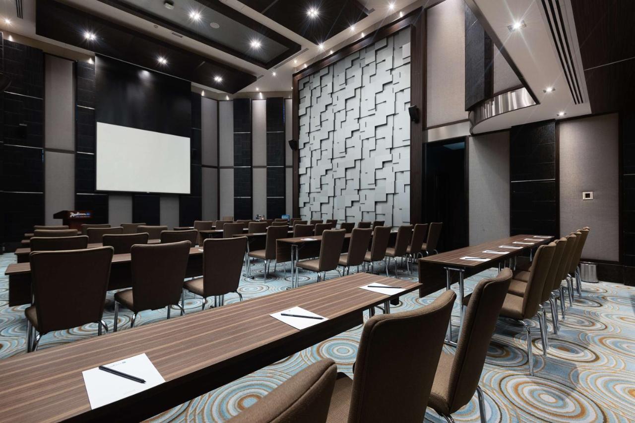 Radisson Blu Hotel, Media Отель Дубай