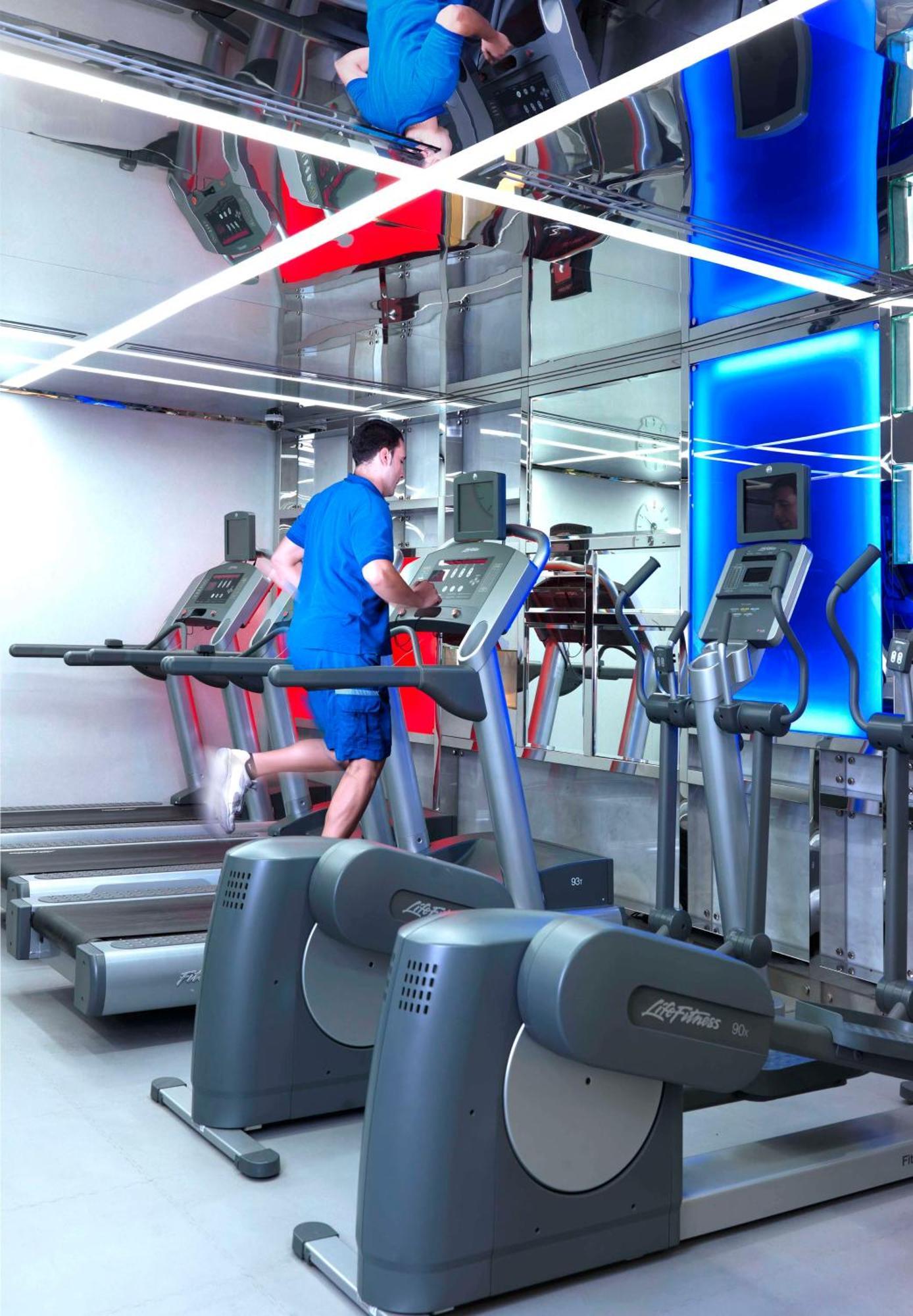 Radisson Blu Hotel, Media Отель 4*