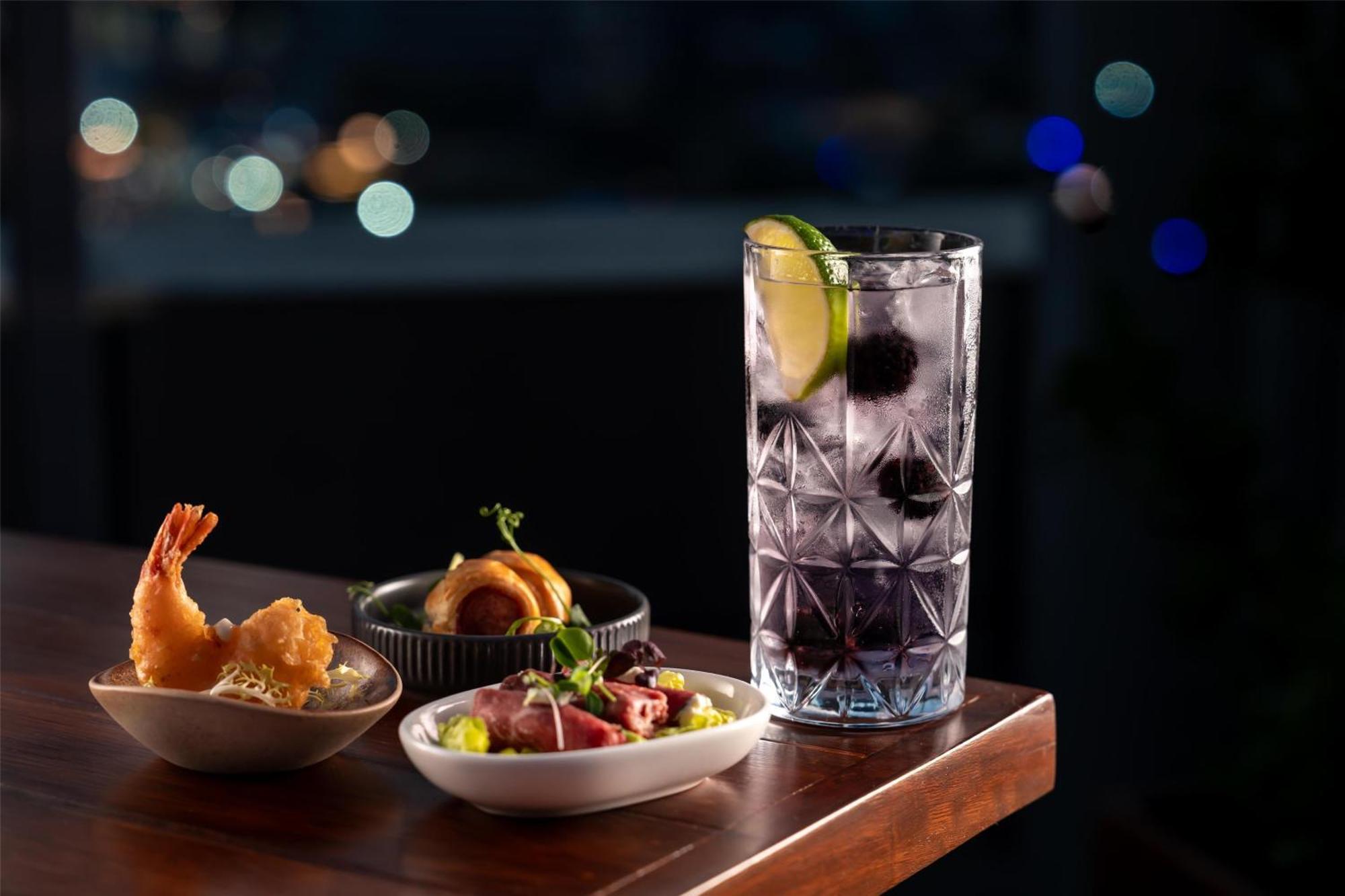 Radisson Blu Hotel, Media 4* Дубай